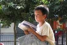 03年遼寧一名“順風耳”男孩，3歲才開口說話，第1句話：樓下有人