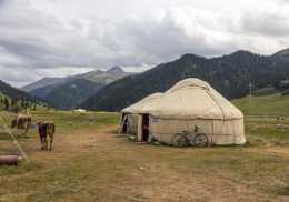 河北沽源：沽源近代草原文化的概念中蒙元營盤文化（一）營盤，是蒙古族牧民放牧的地方，也是他們生活的居所