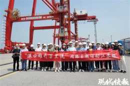 江蘇港口綜合年透過能力達23.8億噸，10年新增萬噸級以上泊位139個