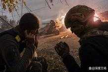 烏軍馬克沁重機槍瘋狂掃射：燃燒彈定點打擊，俄軍被燒死在戰壕裡