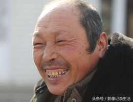 農村大集53歲王大哥自種自銷38畝小米月入20000元，曾欲哭無淚