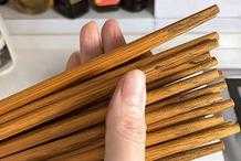 木筷子和不鏽鋼筷子哪個更適合家用？為了家人健康，不妨知道再買
