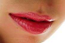 一般豐唇珠無需麻醉，可以增加嘴唇的立體感，讓嘴唇更美觀